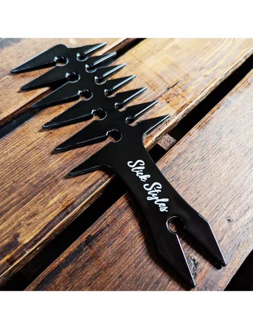 slick-styles-texture-comb-for-barbers-black-wooden-background-comb-website